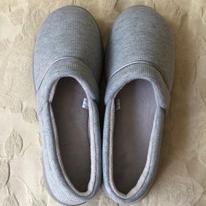 Comfy women’s slippers